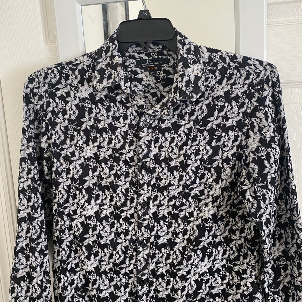 Marc Anthony dress shirt sz: small slim fit
